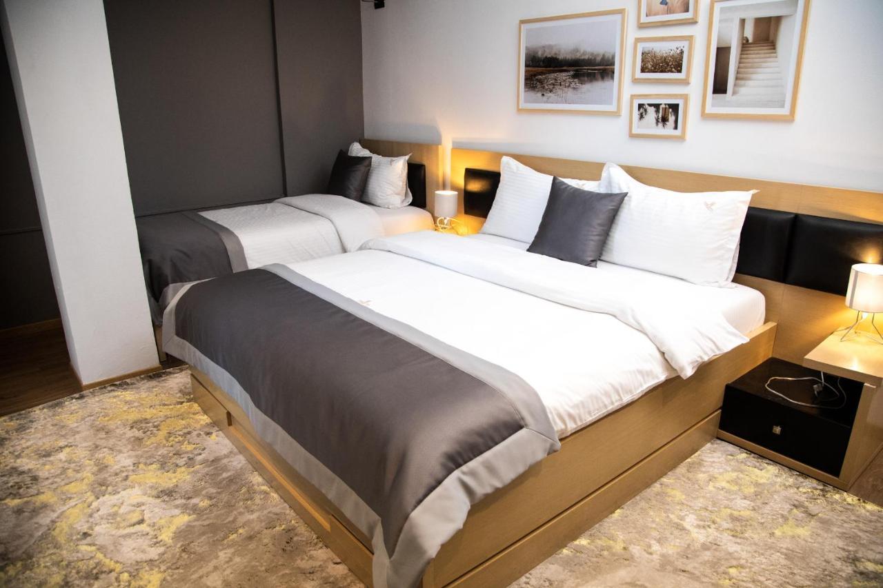 Triss Hotel Tiranë Luaran gambar